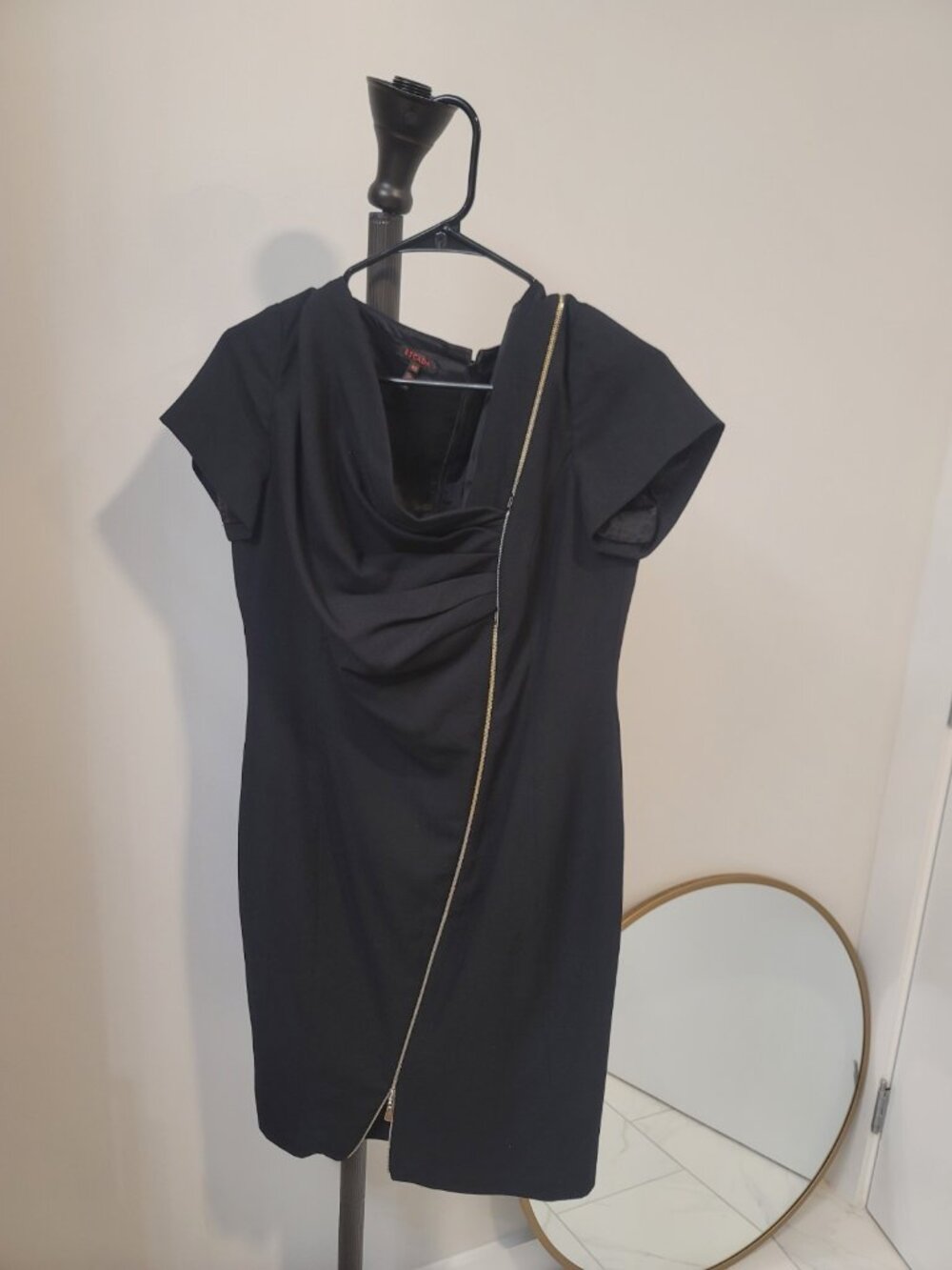 Escada Black Wool Dress Front Assymetrical Zipper Short Sleeve Lined Sz 40 EU
